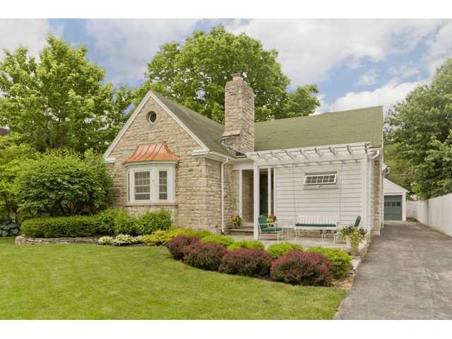 117 North Stanwood Road Columbus, OH 43209 - Photo 3 of 25