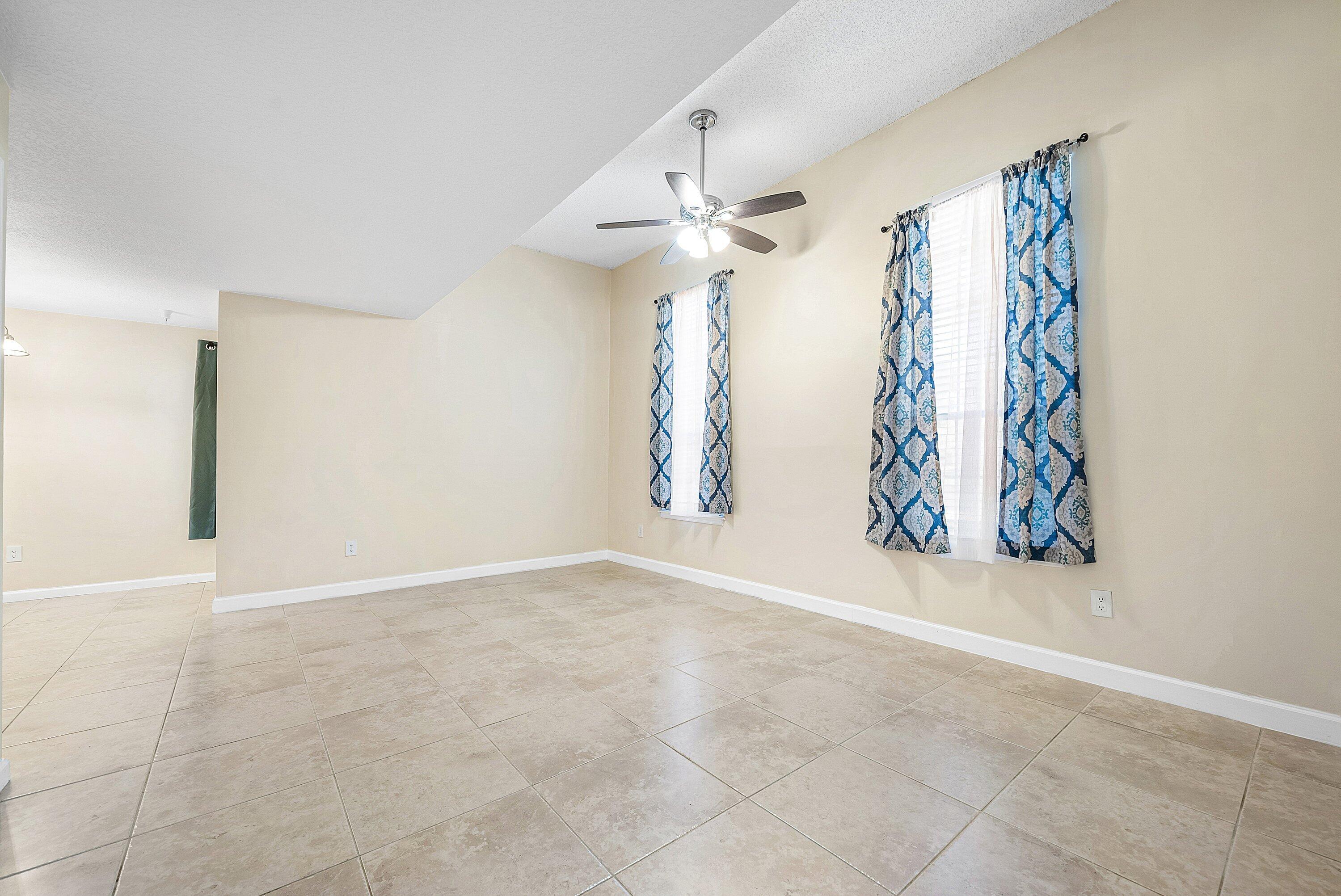 1001 Crystal Way, Unit M Delray Beach, FL 33444 - Photo 7 of 41 022-1001CrystalWay-M-DelrayBeach-FL-3344