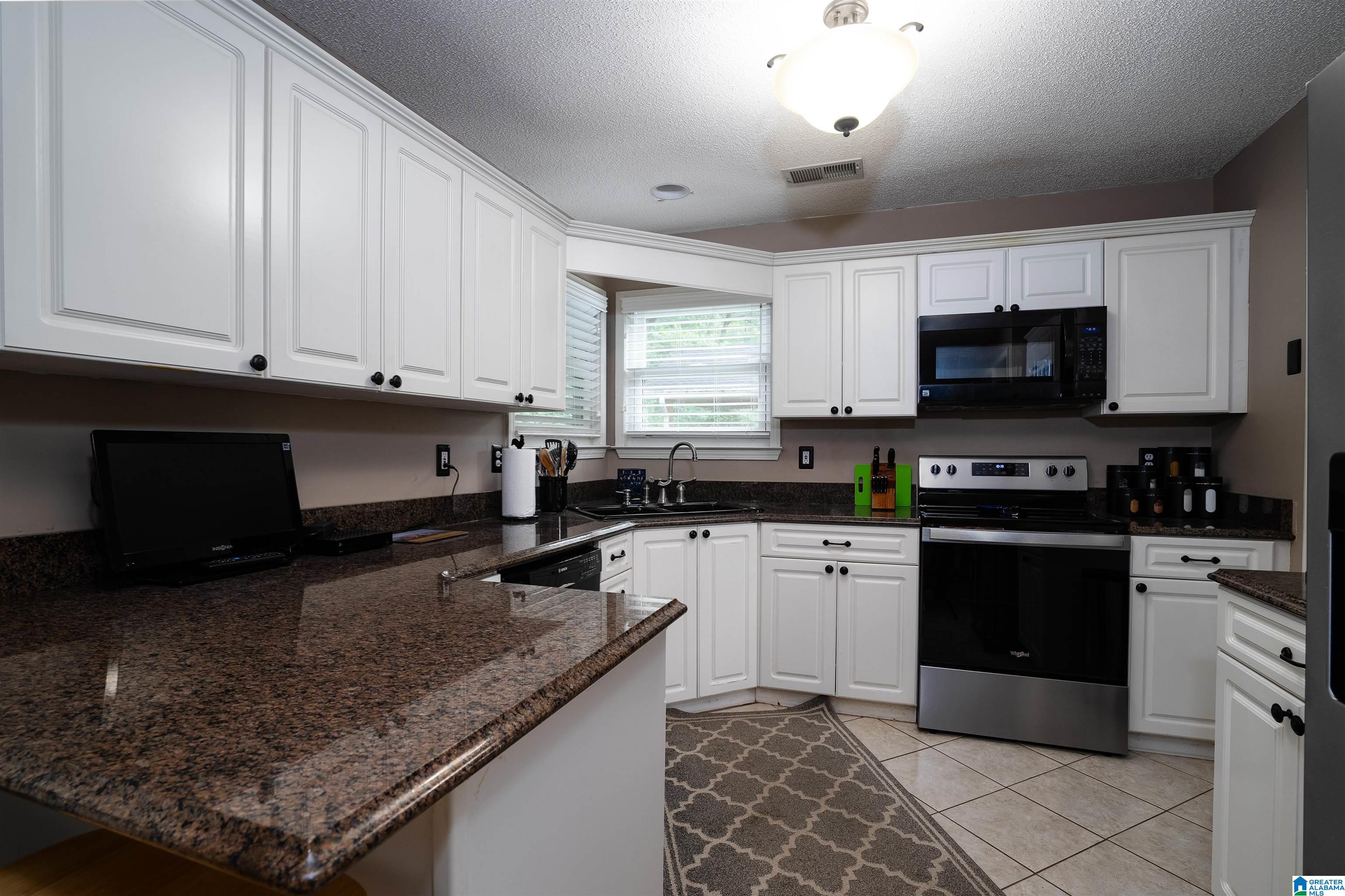 128 Greenfield Lane Alabaster, AL 35007 - Photo 9 of 22