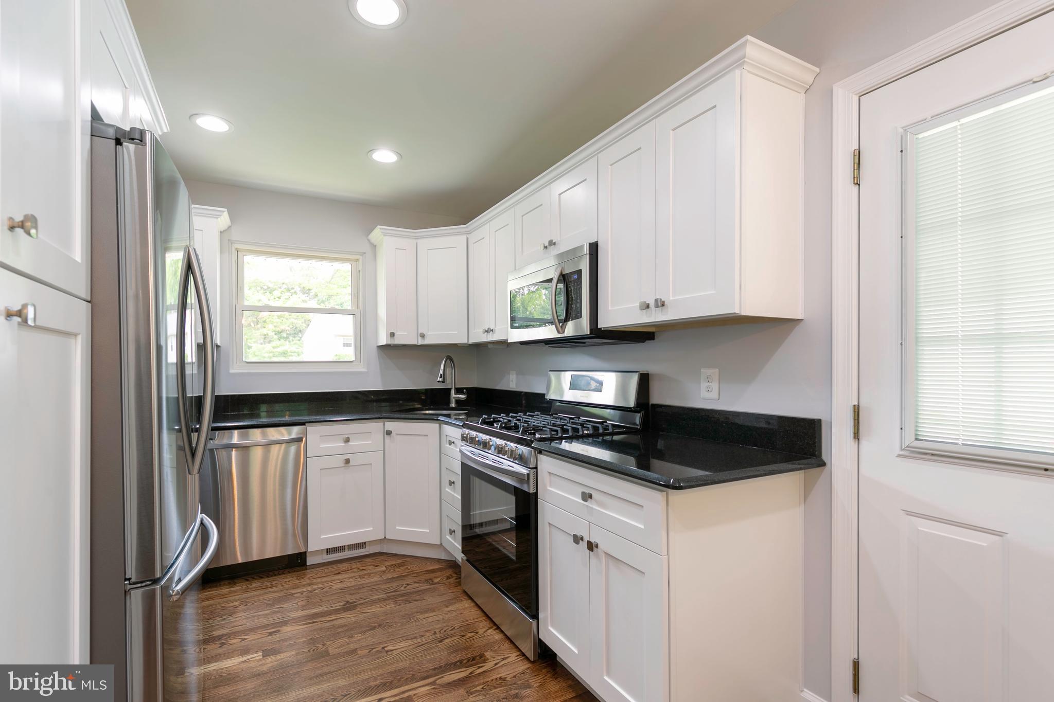 121 Chargeur Road Reisterstown, MD 21136 - Photo 3 of 42 New Cabinets & Recessed Lighting