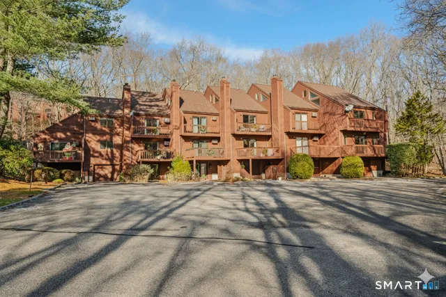$475,000 | 97 West Main Street, Unit 24, East Lyme, CT 06357