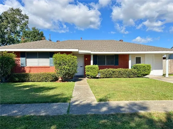 $1,850 | 1945 Green Oaks Drive, Gretna, LA 70056