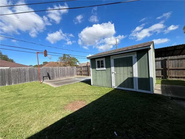 $1,950 | 1945 Green Oaks Drive, Gretna, LA 70056