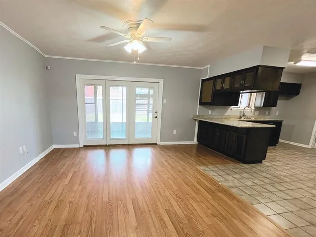 $1,950 | 1945 Green Oaks Drive, Gretna, LA 70056