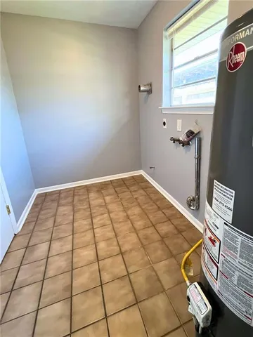 $1,950 | 1945 Green Oaks Drive, Gretna, LA 70056