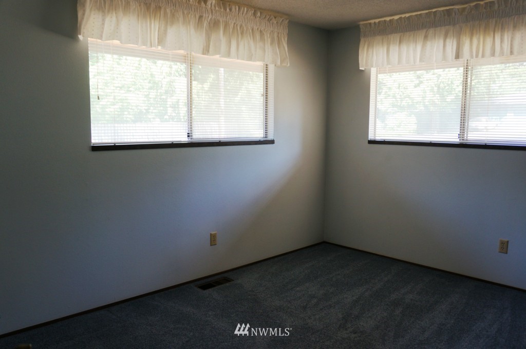 17237 194th Avenue Southeast Renton, WA 98058 - Photo 14 of 19 Gallery Image 14