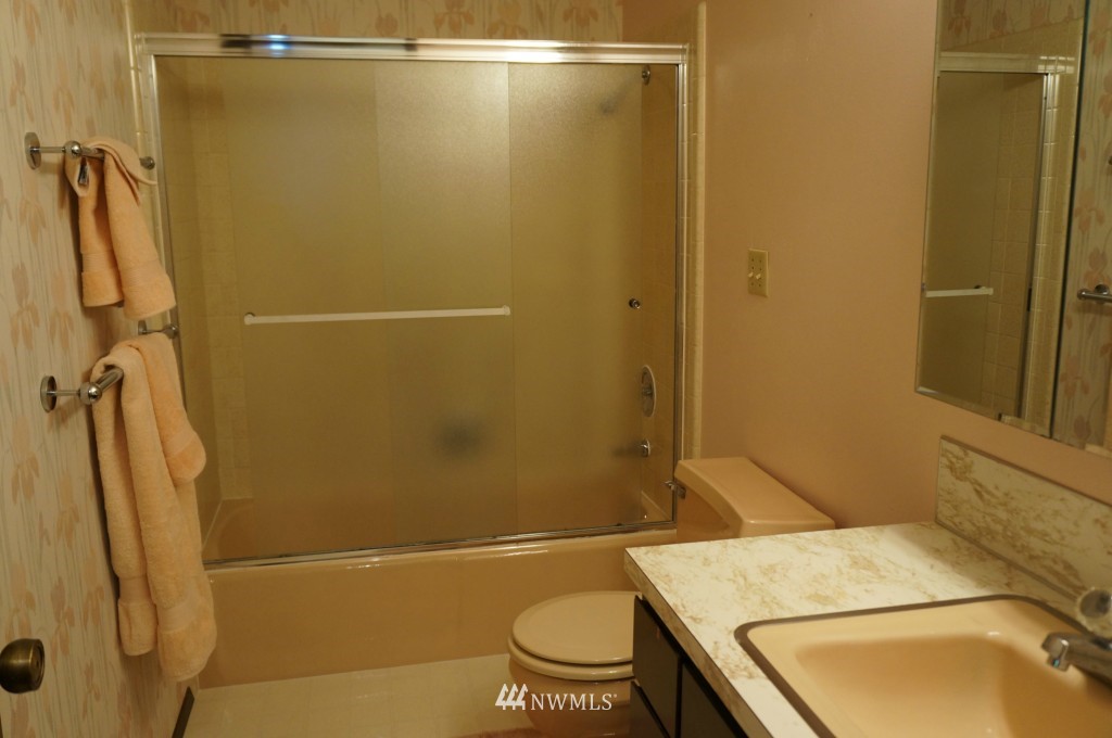 17237 194th Avenue Southeast Renton, WA 98058 - Photo 17 of 19 Gallery Image 17
