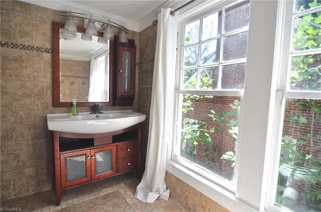 $2,500 | 446 Lockland Avenue, Winston-Salem, NC 27103