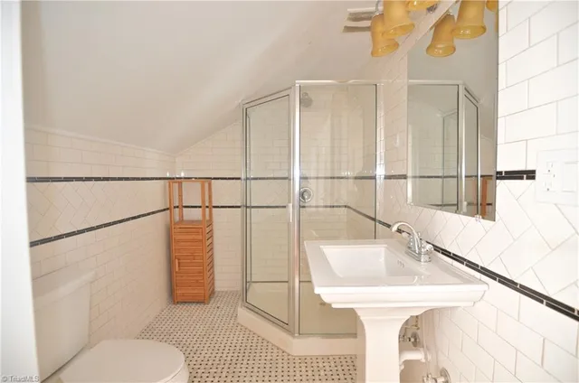 $2,500 | 446 Lockland Avenue, Winston-Salem, NC 27103