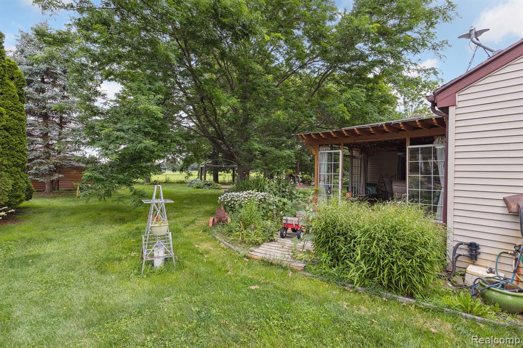 1431 North Seymour Road Flushing, MI 48433 - Photo 36 of 43