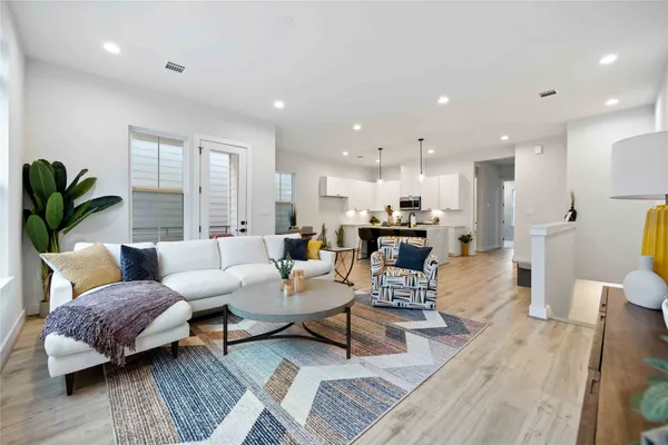 $2,400 | 6110 De Campo Street, Houston, TX 77091