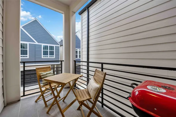 $2,400 | 6110 De Campo Street, Houston, TX 77091