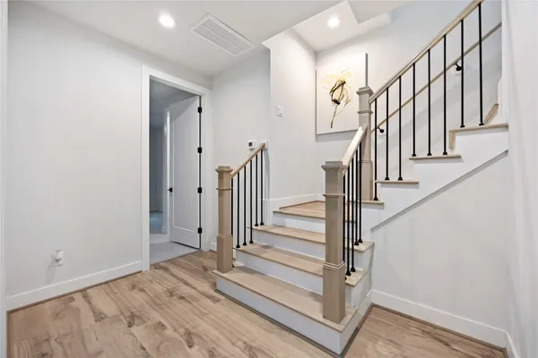 $2,400 | 6110 De Campo Street, Houston, TX 77091