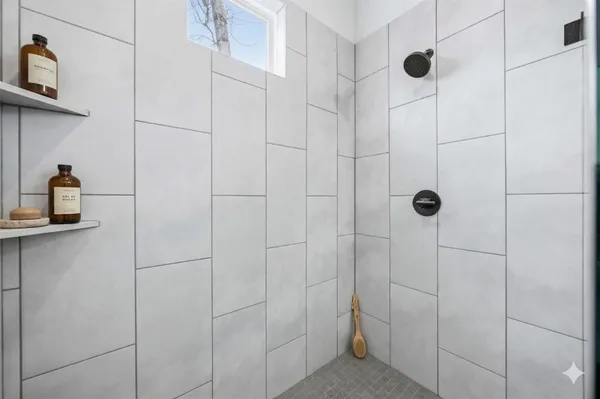 $2,400 | 6110 De Campo Street, Houston, TX 77091