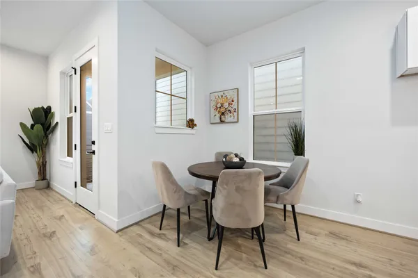 $2,400 | 6110 De Campo Street, Houston, TX 77091