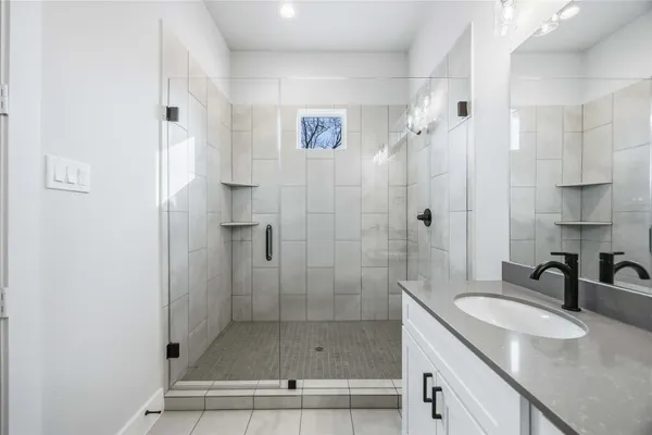 $2,400 | 6110 De Campo Street, Houston, TX 77091