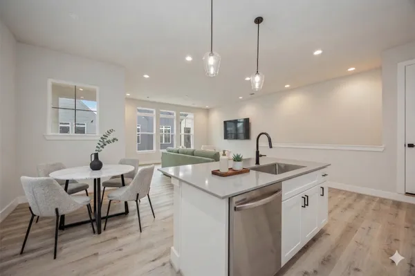 $2,400 | 6110 De Campo Street, Houston, TX 77091