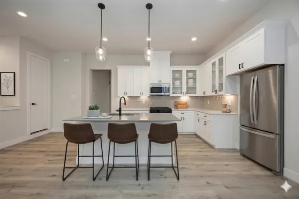 $2,400 | 6110 De Campo Street, Houston, TX 77091