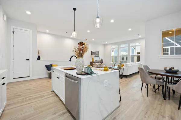 $2,400 | 6110 De Campo Street, Houston, TX 77091