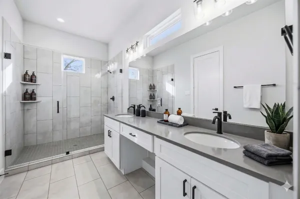 $2,400 | 6110 De Campo Street, Houston, TX 77091