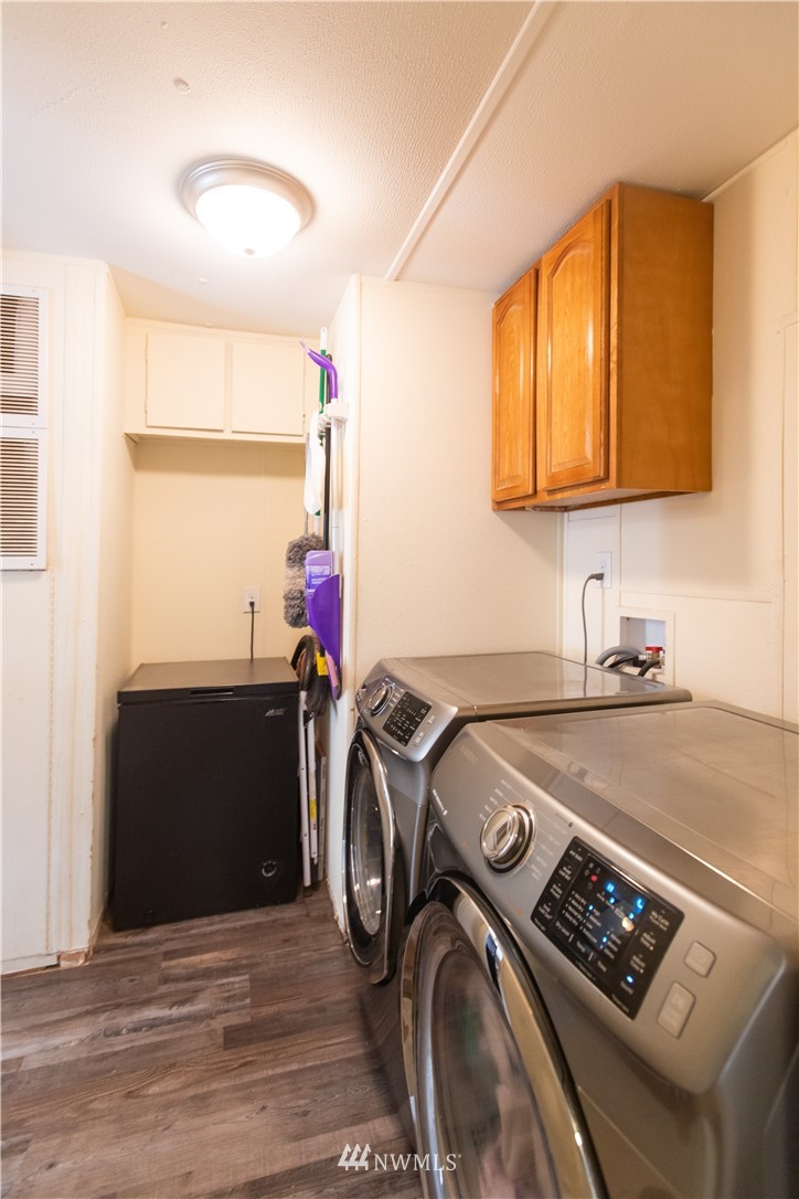282 Woodard Road, Unit 79 Napavine, WA 98532 - Photo 28 of 29 a utility room with sink dryer and washer