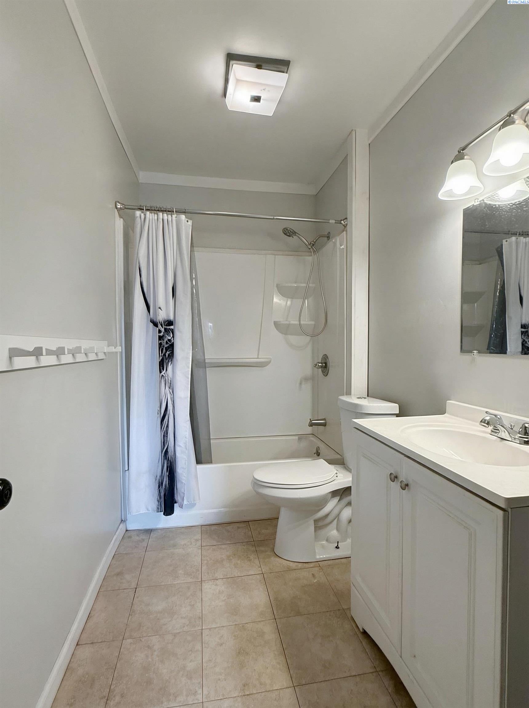 205902 East Schuster Road Kennewick, WA 99337 - Photo 12 of 49 Gallery Image 12