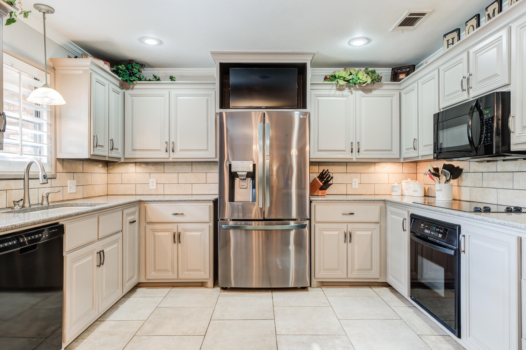 2208 Rice Drive Levelland, TX 79336 - Photo 7 of 57 DSC04830_1_2_3_4