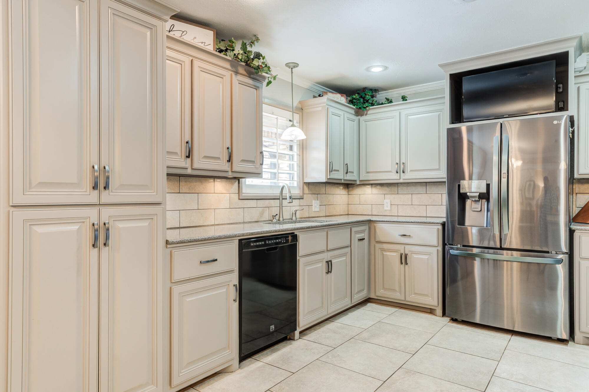 2208 Rice Drive Levelland, TX 79336 - Photo 8 of 57 DSC04825_6_7_8_9