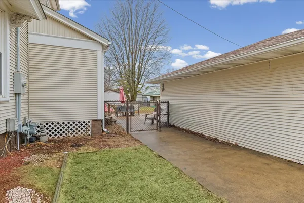 $229,000 | 108 South Main Street, Mansfield, IL 61854