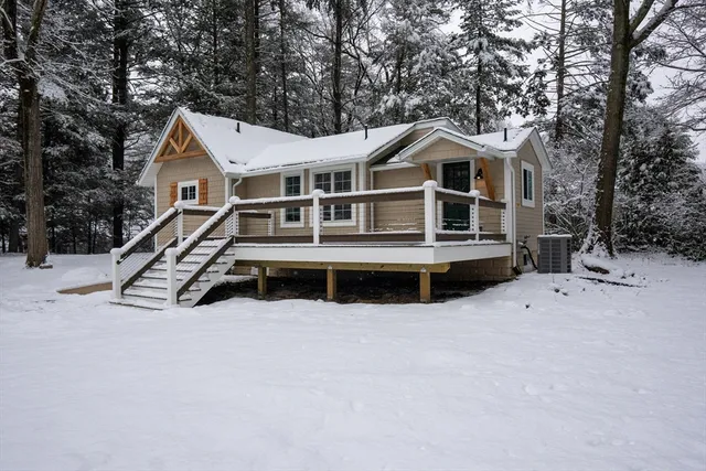 $3,200 | 497 Springfield Street, Unit 1, Wilbraham, MA 01095