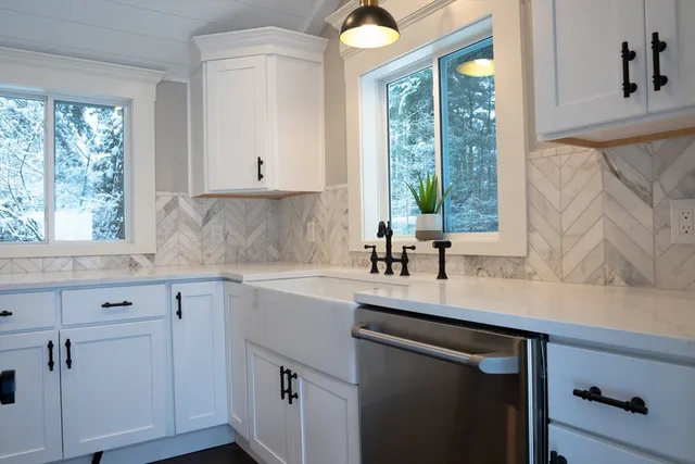 $3,200 | 497 Springfield Street, Unit 1, Wilbraham, MA 01095