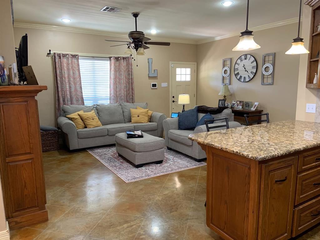 744 North Old Robinson Road Robinson, TX 76706 - Photo 7 of 24