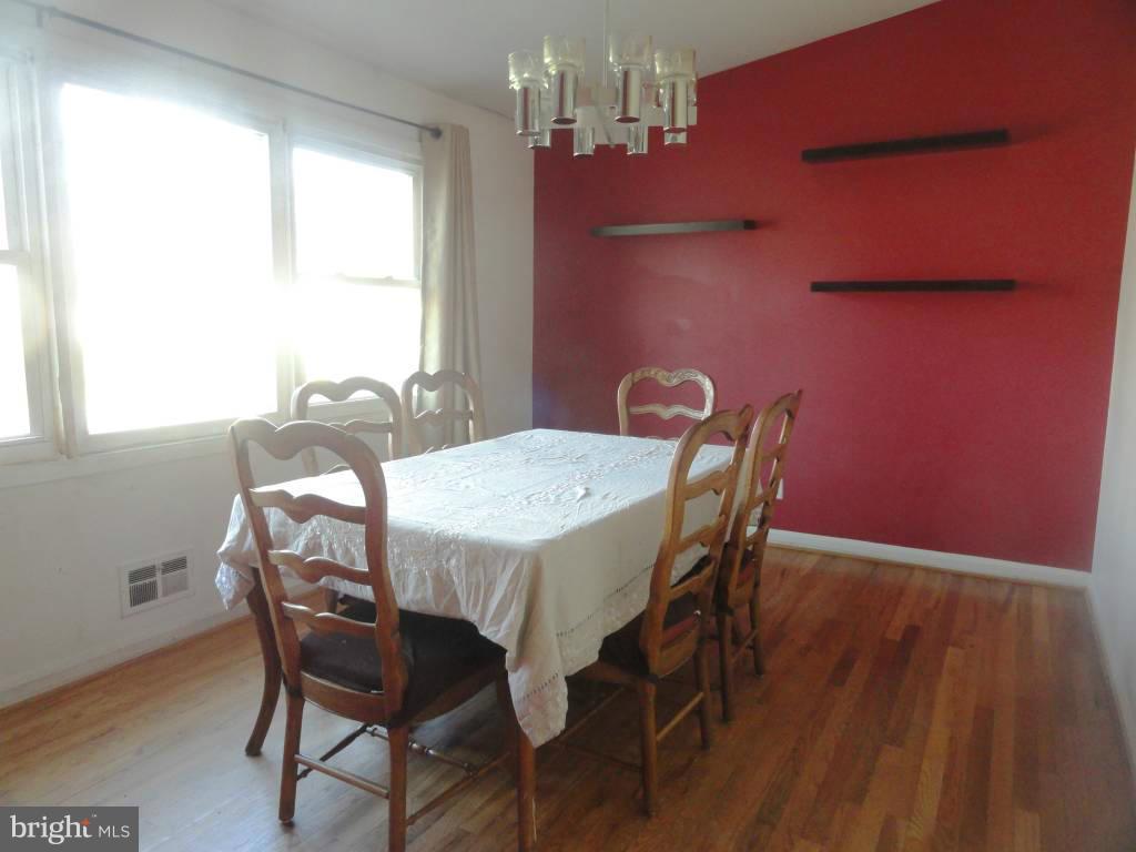 2705 Geartner Road Baltimore, MD 21209 - Photo 4 of 16 Dining Room