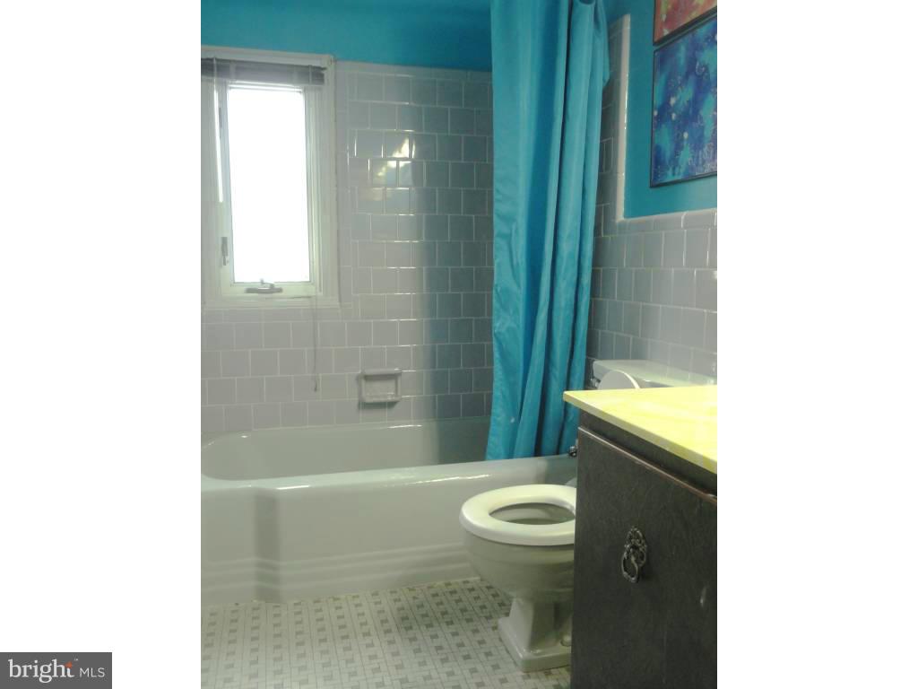 2705 Geartner Road Baltimore, MD 21209 - Photo 10 of 16 Bath