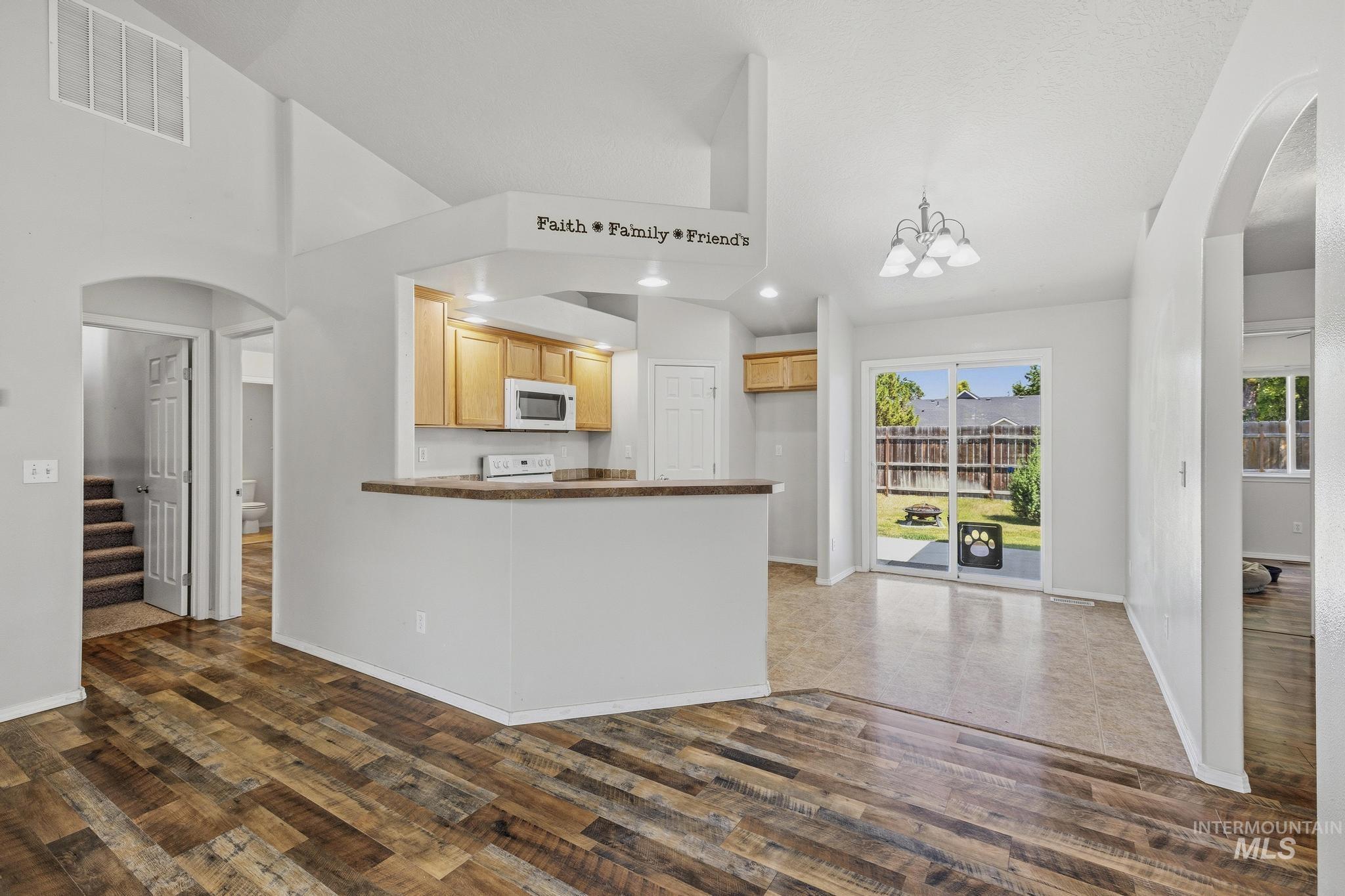 2611 Carnegie Street Caldwell, ID 83607 - Photo 10 of 46