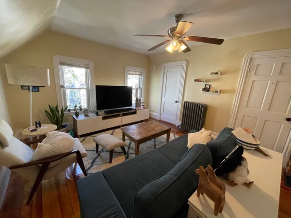 $4,000 | 21 Chandler Street, Unit 3, Somerville, MA 02144