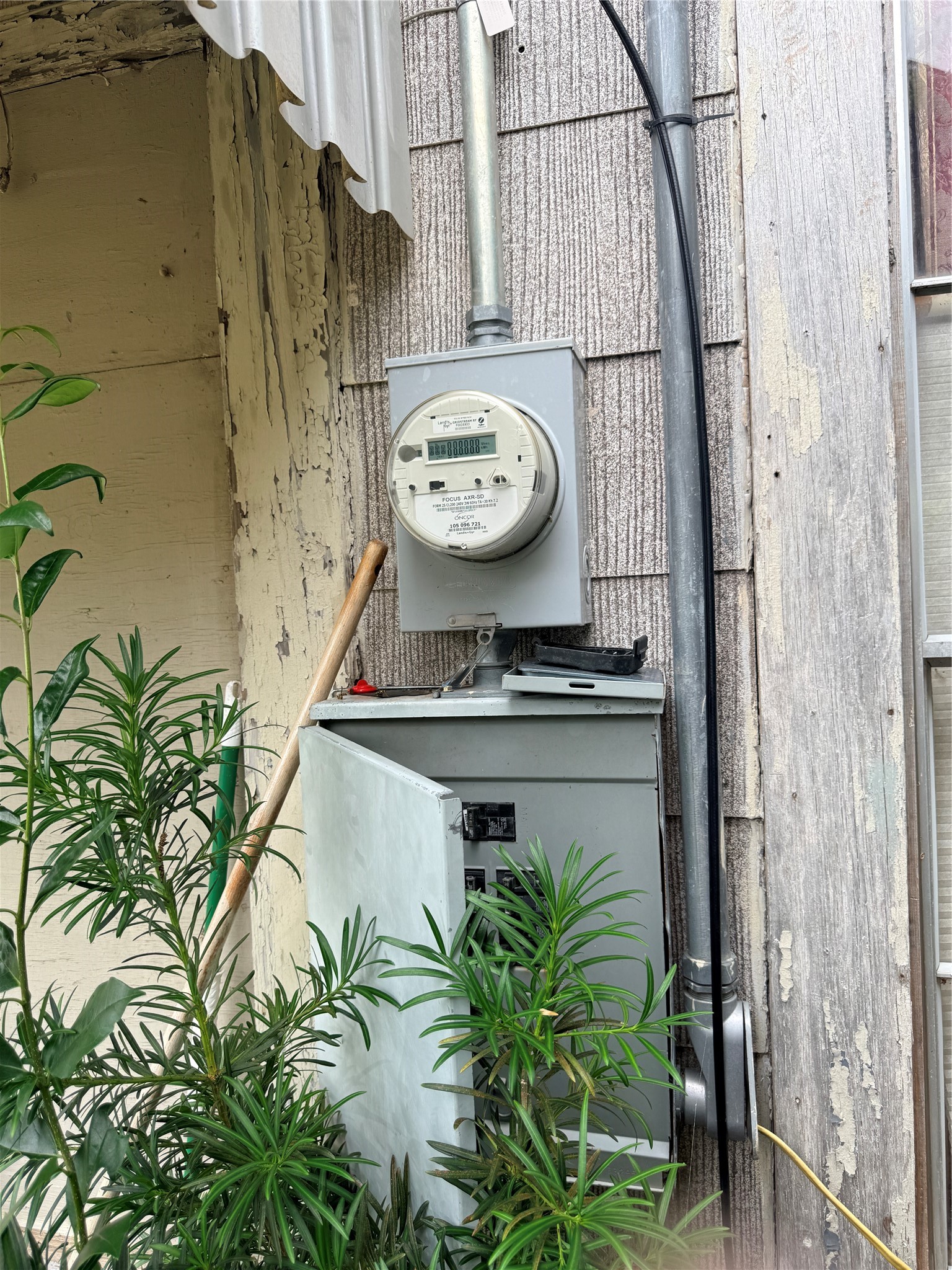 2922 MacArthur Drive Waco, TX 76708 - Photo 19 of 19 Utility service equipment and exterior side access.