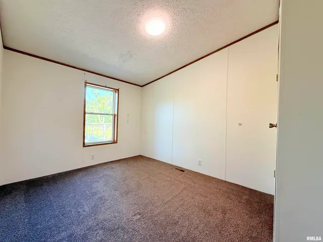 $189,000 | 125 Beech Hollow Road, Harrisburg, IL 62946