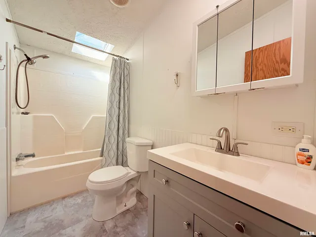 $189,000 | 125 Beech Hollow Road, Harrisburg, IL 62946