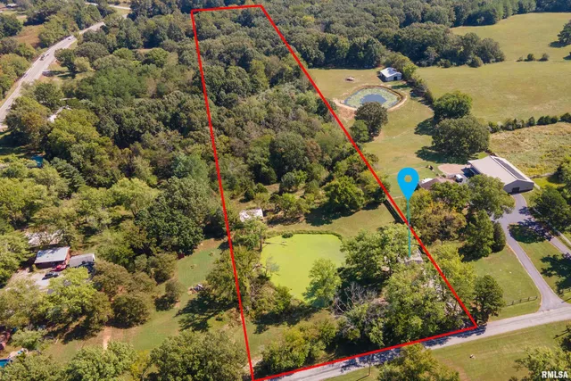 $189,000 | 125 Beech Hollow Road, Harrisburg, IL 62946