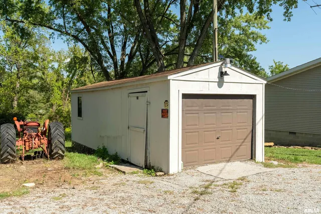 $189,000 | 125 Beech Hollow Road, Harrisburg, IL 62946