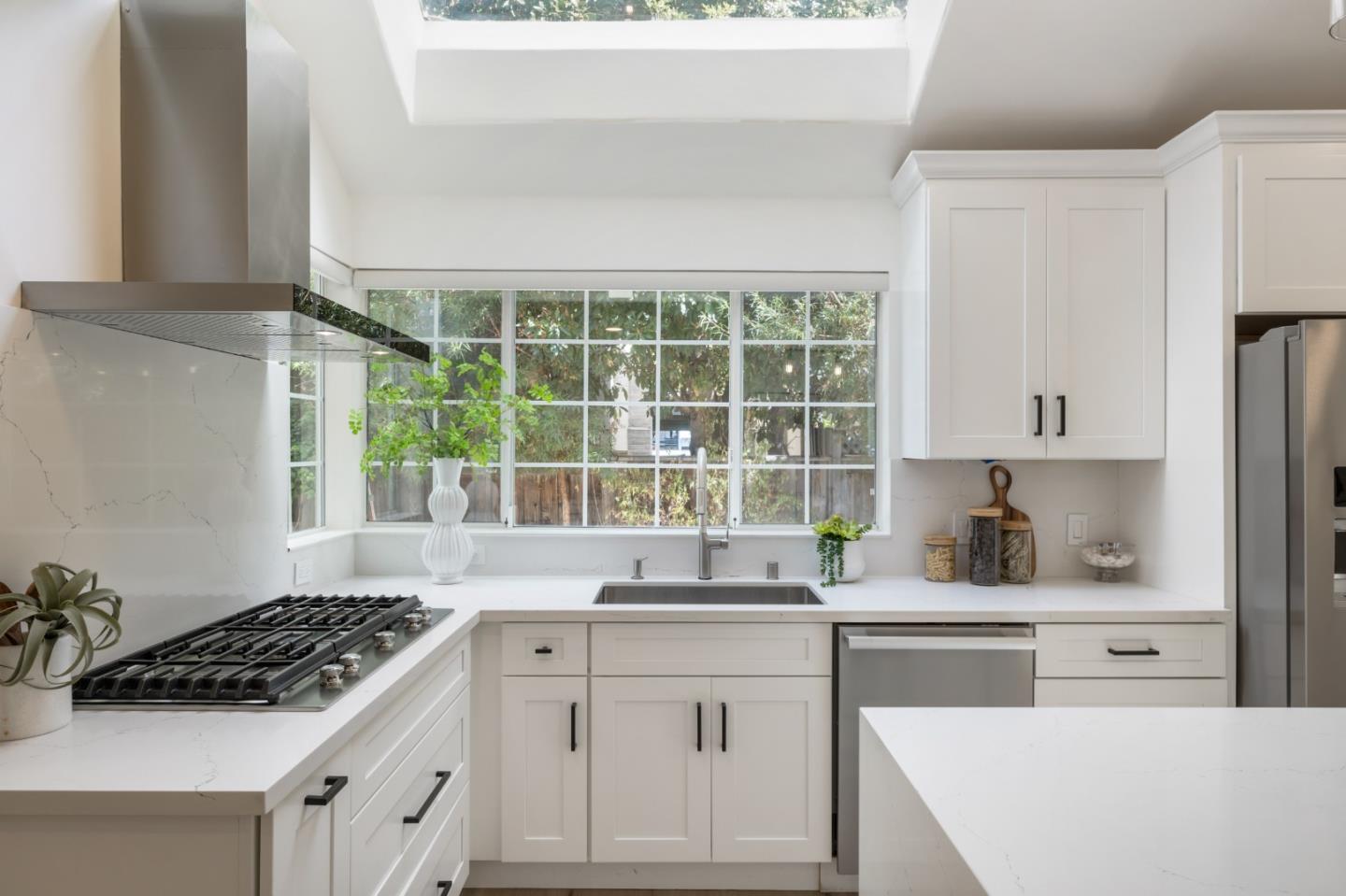 2064 Rialto Court Mountain View, CA 94043 - Photo 11 of 30