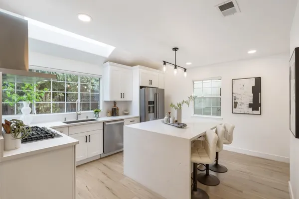 $1,698,000 | 2064 Rialto Court, Mountain View, CA 94043