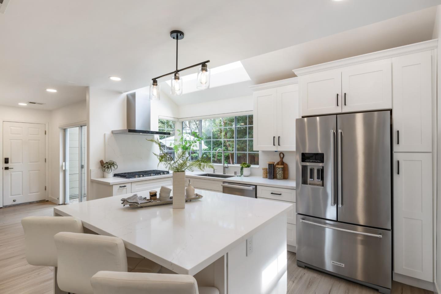 2064 Rialto Court Mountain View, CA 94043 - Photo 9 of 30