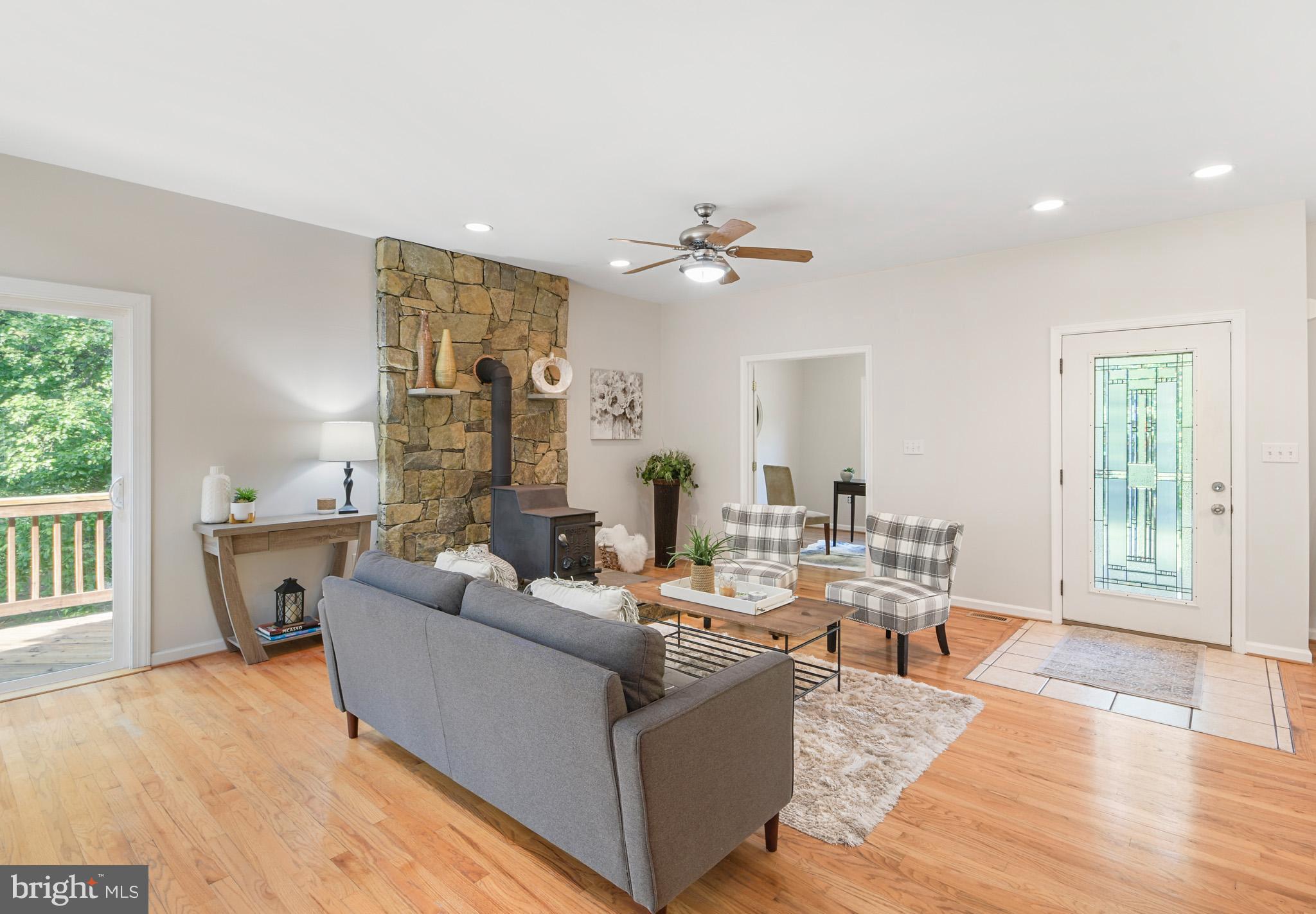 3533 Hopeland Road Frederick, MD 21704 - Photo 7 of 81 Gleaming hardwood floors