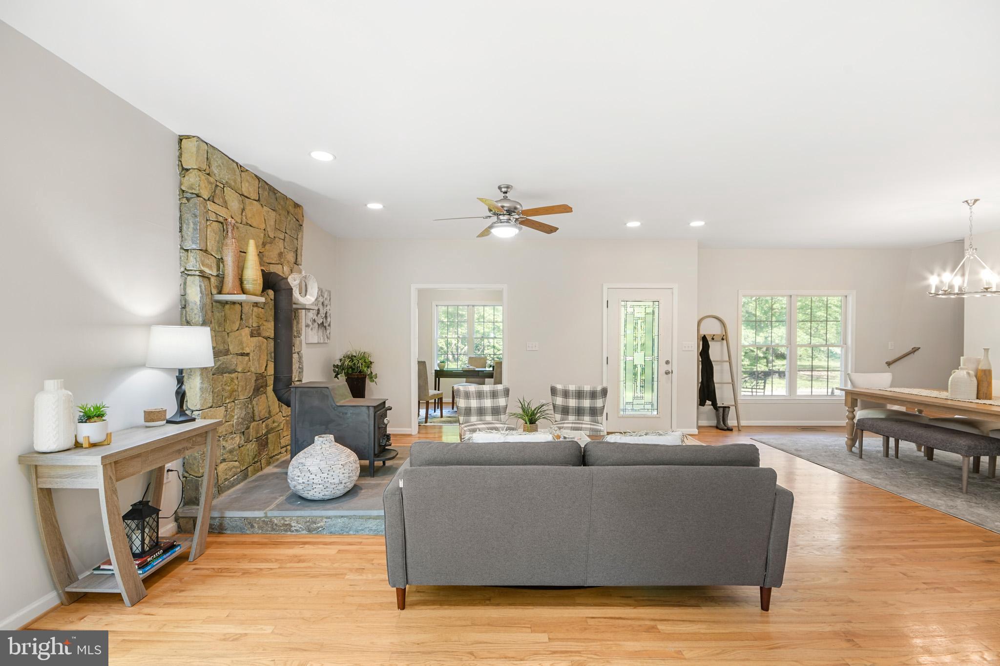 3533 Hopeland Road Frederick, MD 21704 - Photo 10 of 81 Tons of natural light