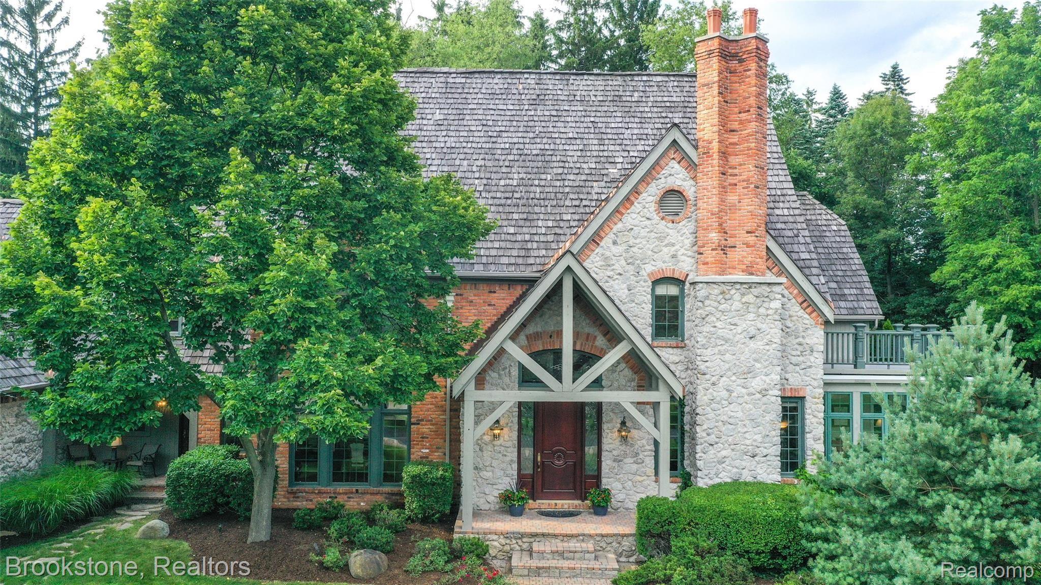 7608 Devins Ridge Clarkston, MI 48348 - Photo 12 of 42 Elegant Front Entry