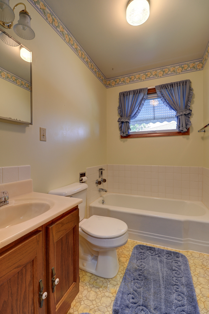 1237 Harrison Drive Clinton, IA 52732 - Photo 13 of 31 Gallery Image 13