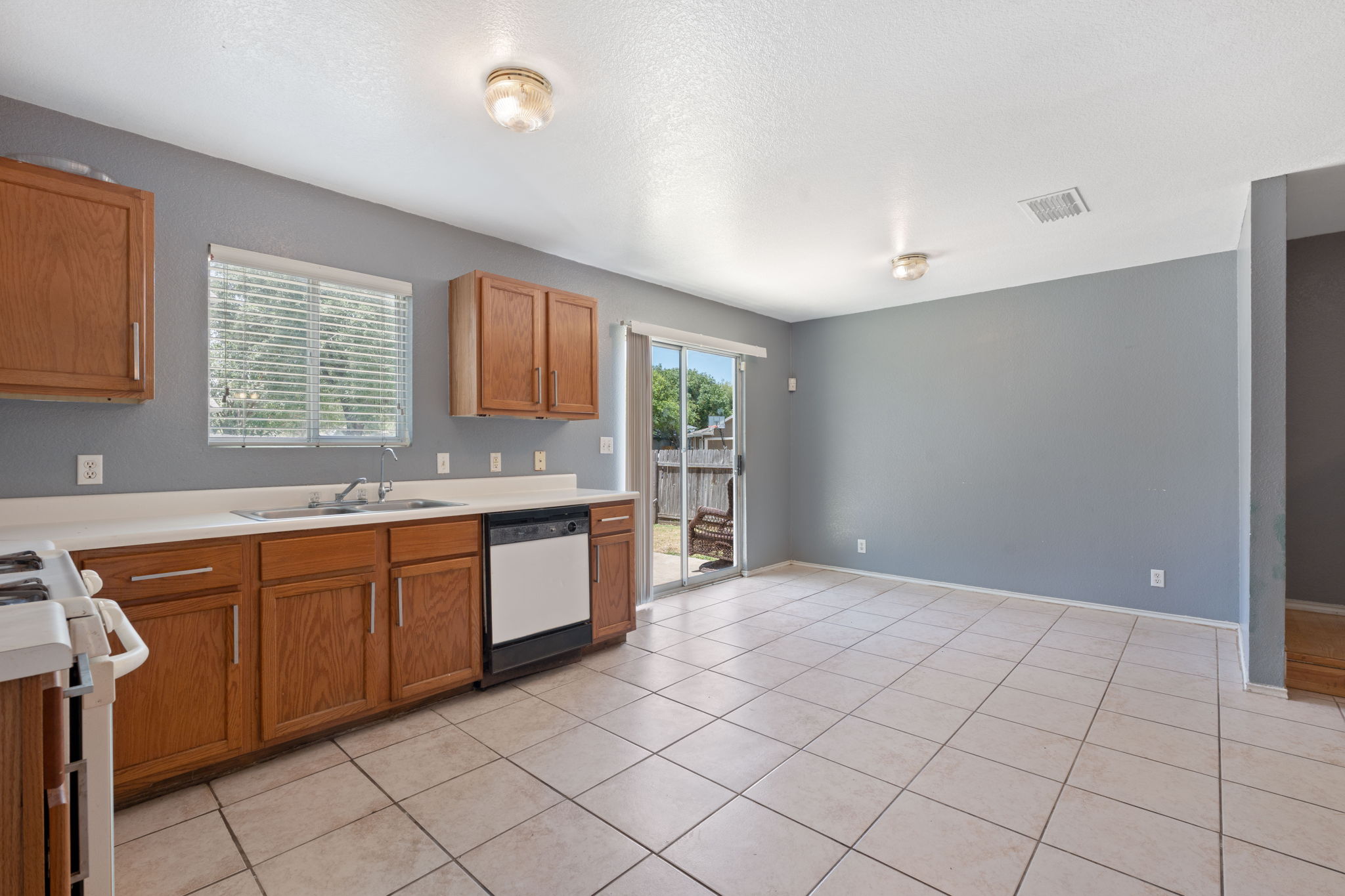 14301 Sandifer Street Austin, TX 78725 - Photo 11 of 27