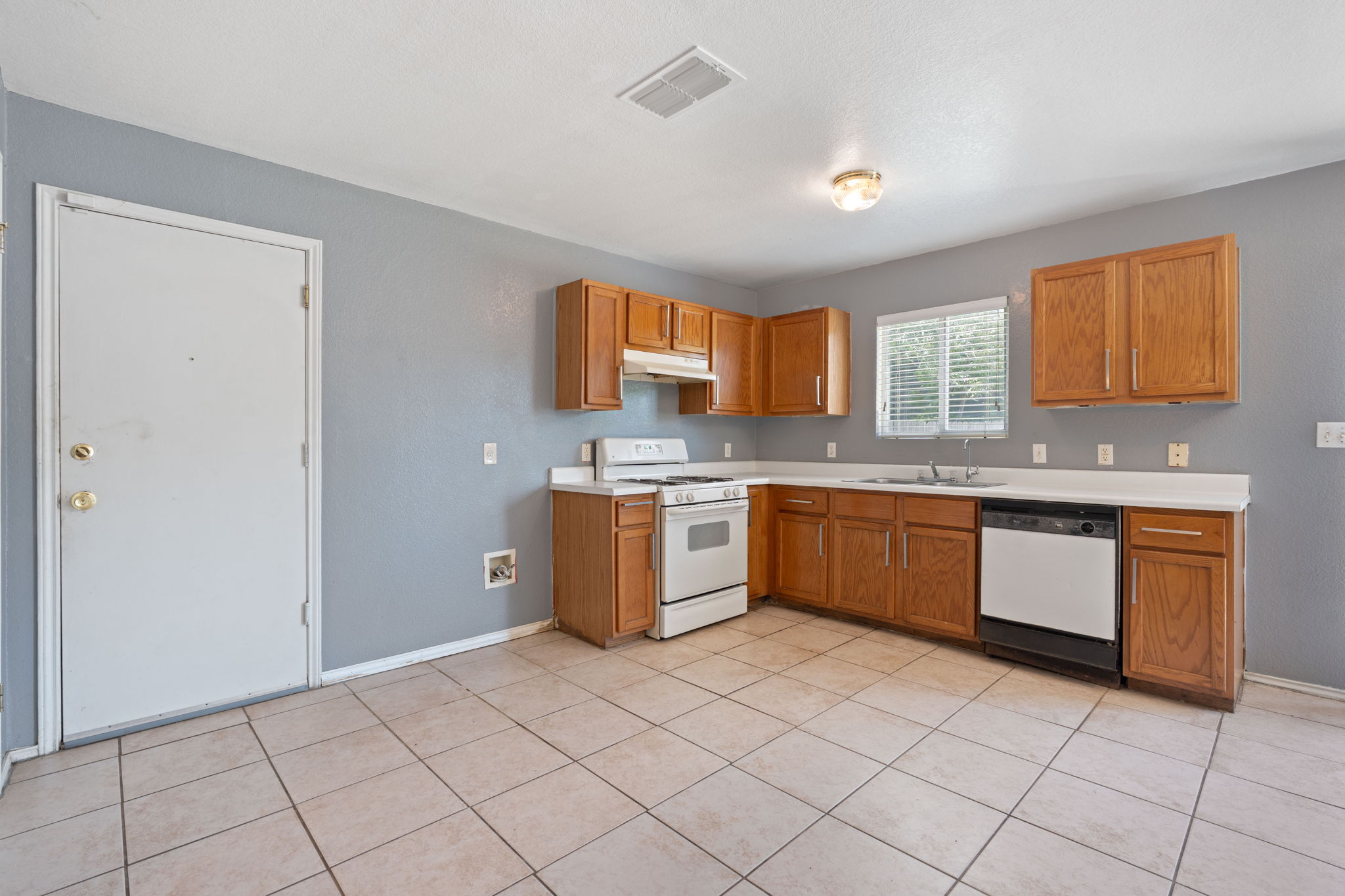 14301 Sandifer Street Austin, TX 78725 - Photo 6 of 27
